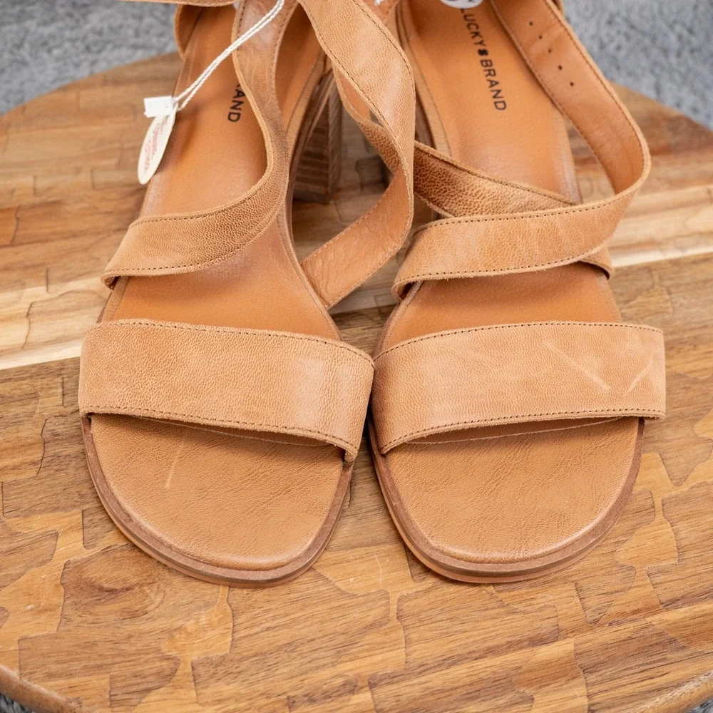 Lucky Brand‎ Sandals Women's Sz 9.5 M - Jenley Tan Leather Wedge Buckle Zip